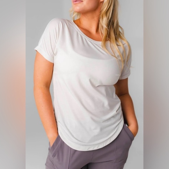 Vitality Versa Full Gray Short Sleeve Top - Picture 5 of 8